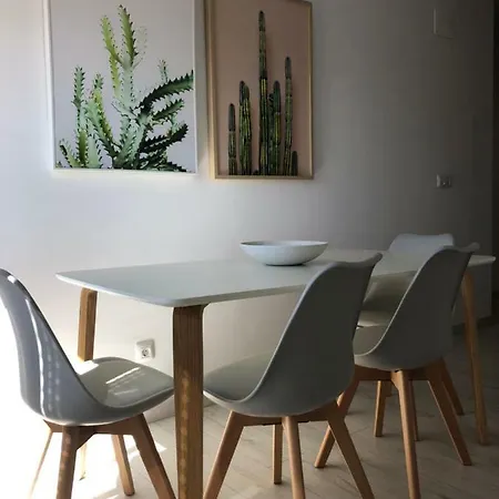 Apartamento El Reloj 2 *